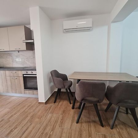 Apartmani Jadro วีร์ ภายนอก รูปภาพ