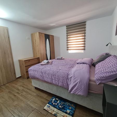Apartmani Jadro วีร์ ภายนอก รูปภาพ
