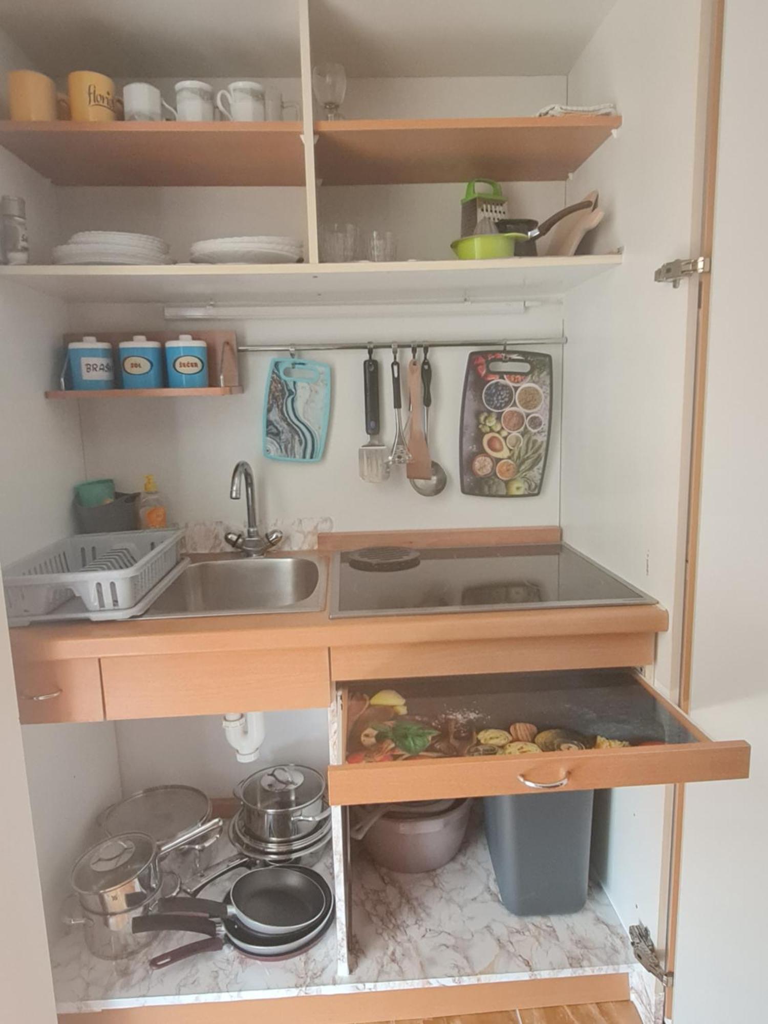 Apartmani Jadro วีร์ ภายนอก รูปภาพ