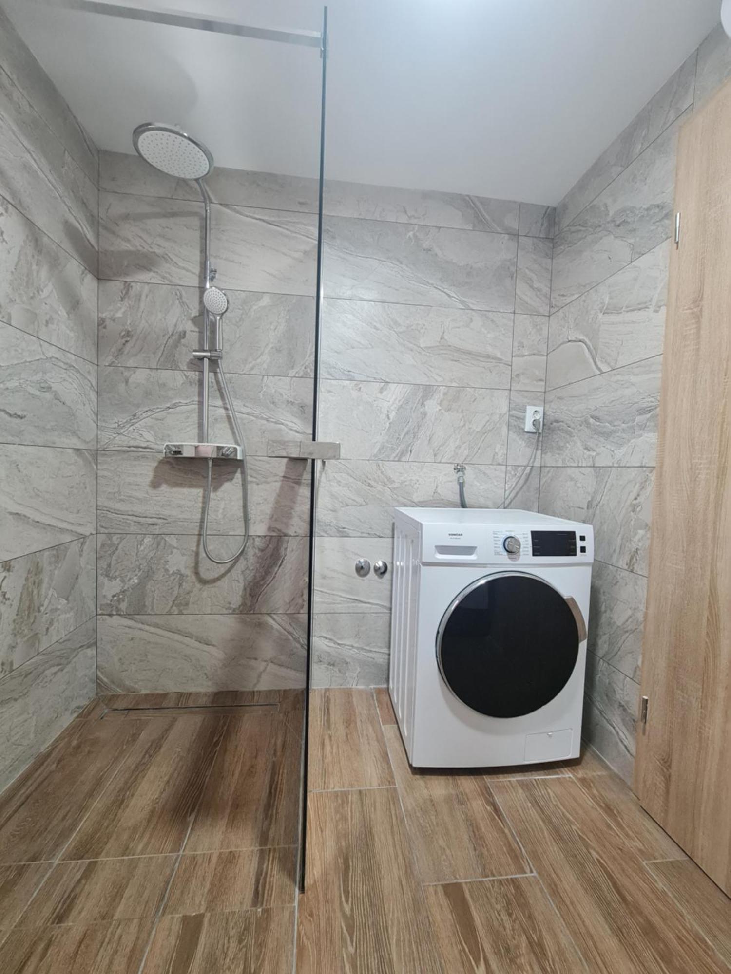 Apartmani Jadro วีร์ ภายนอก รูปภาพ