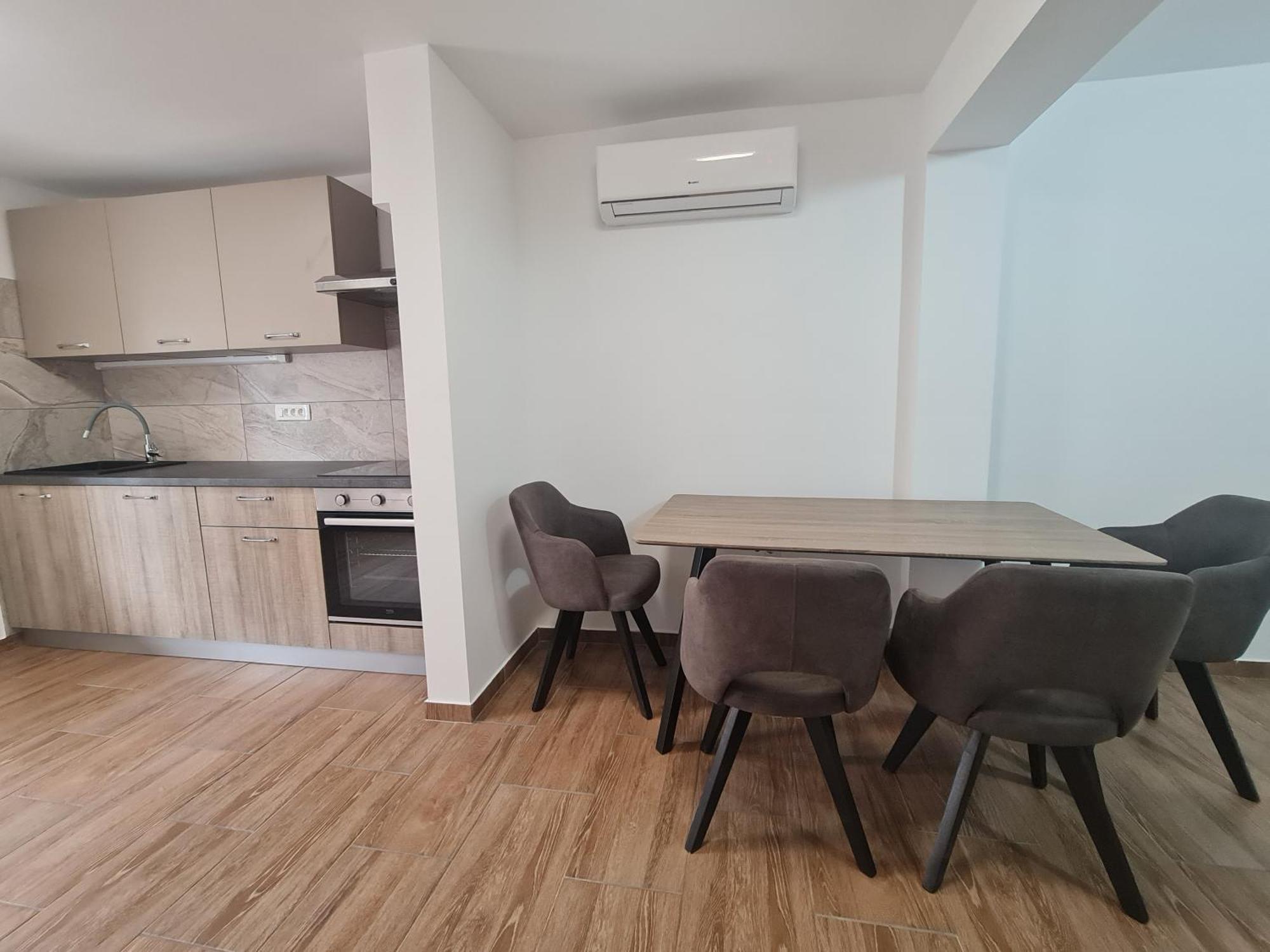 Apartmani Jadro วีร์ ภายนอก รูปภาพ